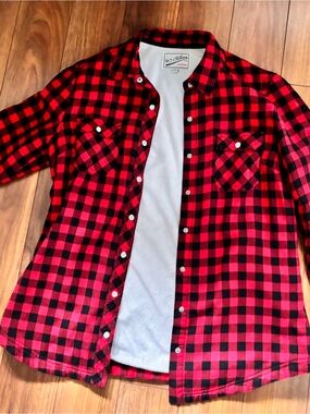 Active USA Red and Black Checkered Flannel Button-Up Shirt